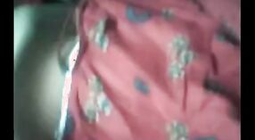 Video amatoriale di una ragazza del Bangladesh con meloni scopata dal suo vicino di casa 1 min 40 sec
