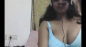 Hint seks filmler ve amatör video featuring bir busty desi kız içinde web kamerası chat 1 dakika 10 saniyelik