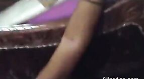 Indisches Sexvideo mit einer desi-lokalen rendy und ihrem Kunden 4 min 30 s