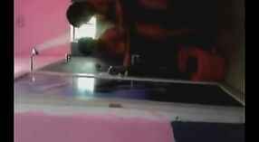 Video amateur de tía bengalí follada por su inquilino en el baño 1 mín. 00 sec