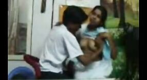 印度性爱视频由一个年轻女孩和她的爱人在免费色情丑闻中 2 敏 20 sec
