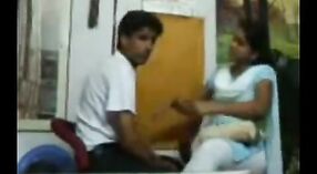 Videos de sexo indio con una joven y su amante en un escándalo porno gratis 0 mín. 0 sec
