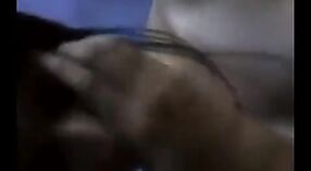 Chicas Desi en un video porno indio sexy son expuestas por su amante 5 mín. 00 sec