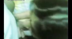 الهندي جبهة تحرير مورو الإسلامية شريا يتمتع لطيفة اللسان من ديفار في هذا الفيديو الهواة 0 دقيقة 0 ثانية