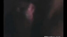 Indiase seks video van een Desi meisje strippen neer en pronken af haar naakt activa 3 min 10 sec