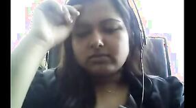 Indian Aunty Kang Amba Susu lan Wuda Kaendahan Ing Webcam 2 min 40 sec