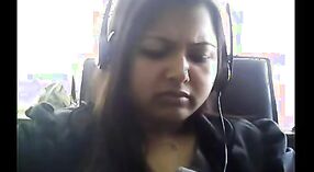 Indische Tante Große Brüste und Nackte Schönheit vor der Webcam 3 min 50 s
