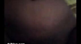 Desi kız insalwar kameez gets exposed ve captured içinde amatör video 2 dakika 20 saniyelik