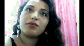 Индийские секс-видео с участием потрясающей Савиты, девушки по вызову 5 минута 00 сек