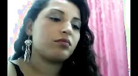 Indische Sexvideos mit der atemberaubenden Savitha, einem Callgirl 5 min 40 s