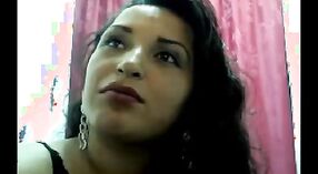 Video di sesso indiano con la splendida Savitha, una ragazza squillo 7 min 00 sec