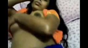 Gadis Desi Amatir dengan Blus Menjadi Nakal dengan Devar 2 min 30 sec