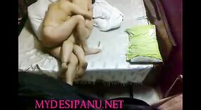 Bhabi tetona y cachonda es follada por su devar en este video porno amateur 1 mín. 20 sec