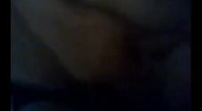 অপেশাদার দেশি আন্টি তার প্রতিবেশী ফাঁস এমএমএস ভিডিওতে চুদে যায় 4 মিন 20 সেকেন্ড