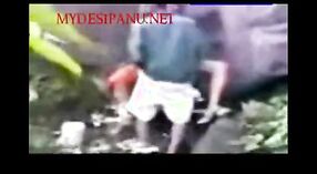 فيديو جنسي هندي يعرض (أندرا ظبي) تضاجع في الهواء الطلق 1 دقيقة 20 ثانية