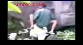 印度性爱视频以安得拉·巴比（Andhra Bhabi）的性交户外 2 敏 00 sec
