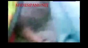 Vidéo de sexe indien mettant en vedette une andhra bhabi se faisant baiser en plein air 4 minute 00 sec