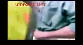 印度性爱视频以安得拉·巴比（Andhra Bhabi）的性交户外 4 敏 20 sec