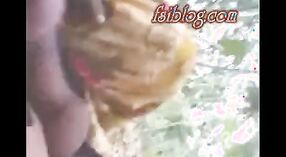 Video seks India yang menampilkan seorang gadis desi di desa 0 min 0 sec