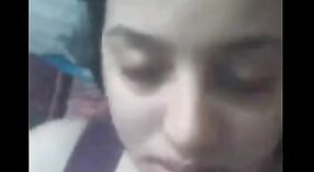 ભારતીય સેક્સ વિડિઓ જેમાં સ્વપ્ના, એક ક્યુટેમમ્બાઇ છોકરી દર્શાવવામાં આવી છે 5 મીન 00 સેકન્ડ