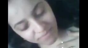 ભારતીય સેક્સ વિડિઓ જેમાં સ્વપ્ના, એક ક્યુટેમમ્બાઇ છોકરી દર્શાવવામાં આવી છે 1 મીન 00 સેકન્ડ