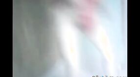 तरुण बंगाली दासी जिनू असलेले भारतीय अश्लील व्हिडिओ 4 मिन 50 सेकंद