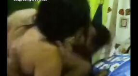एचडी व्हिडिओमध्ये हौशी देसी भाबीचे तिच्या पतीबरोबर गोंडस सेक्स 1 मिन 20 सेकंद