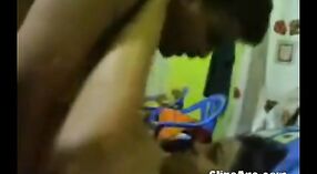एचडी व्हिडिओमध्ये हौशी देसी भाबीचे तिच्या पतीबरोबर गोंडस सेक्स 4 मिन 00 सेकंद