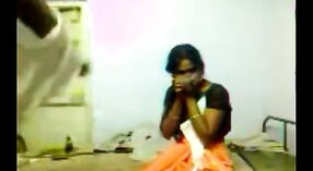فيديوهات جنسية هندية تعرض عاهرة تاميل في فضيحة دارمابوري 12 دقيقة 00 ثانية
