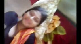 인도 섹스 비디오를 갖춘 아름다운 바비와 그녀의 애인 0 최소 0 초