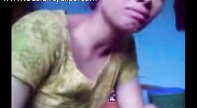 आंटी आणि फ्री पॉर्नमध्ये मुलगा असलेले भारतीय सेक्स व्हिडिओ 0 मिन 30 सेकंद