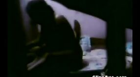 Indiase seks speelfilmen met moeder en zoon in een gratis slaapkamer 4 min 00 sec