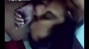 Video de sexo indio con raveeshu marido y su esposa 2 mín. 20 sec