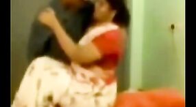 Szybki i satysfakcjonujący seks z sąsiadem bhabi w tym amatorskim filmie porno 0 / min 0 sec