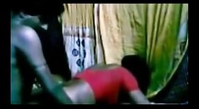 Chicas Desi en un video humeante de sexo con el dueño de la casa 1 mín. 20 sec