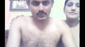 Pareja india se entrega al sexo por webcam con clips gratuitos 2 mín. 20 sec