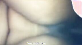 Videos de sexo indio con un coño peludo bhabi y su amiga 6 mín. 20 sec