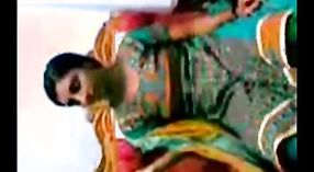 కొమ్ముగల పంజాబీ పొరుగు మరియు ఆమె te త్సాహిక పొరుగువారితో భారతీయ సెక్స్ సినిమాలు 0 మిన్ 0 సెకను