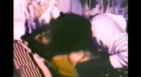 Indyjski seks wideo z udziałem a młody Mallu dziewczyna na w łóżko 2 / min 20 sec
