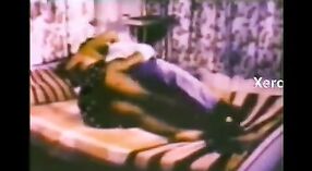 Indyjski seks wideo z udziałem a młody Mallu dziewczyna na w łóżko 3 / min 20 sec