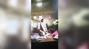 देसी युगल इस वीडियो में एक जंगली घर सेक्स सत्र आनंद मिलता है 3 मिन 30 एसईसी
