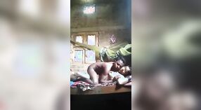 देसी युगल इस वीडियो में एक जंगली घर सेक्स सत्र आनंद मिलता है 1 मिन 00 एसईसी