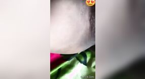 Harig Desi meisje masturbeert op Camera 13 min 10 sec