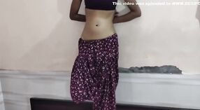 Amatorskie Indian Kamera Wideo: student dostaje Anal i masturbował 0 / min 0 sec
