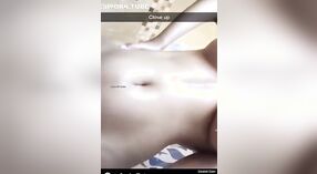 Любительская брюнетка Пакистанская красотка демонстрирует свою большую задницу и киску на LiveWebcam 1 минута 50 сек