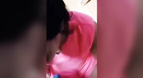 Ama de casa amateur hace una mamada y muestra su coño en este video exclusivo 0 mín. 30 sec