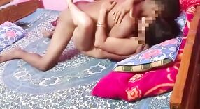 Video HD seorang wanita GEMUK desi berhubungan seks hardcore dengan suaminya 1 min 20 sec