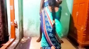Любительская брюнетка Индийская учительница раком 0 минута 0 сек
