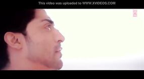 最もホットなインドの映画のセックスシーンの作曲 2 分 20 秒