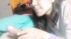 A horny girl wakes up her BF with a desi blowjob 5 min 20 sec
